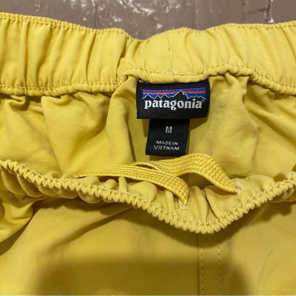 Patagonia Barely Baggie Shorts - Picture 3 of 4